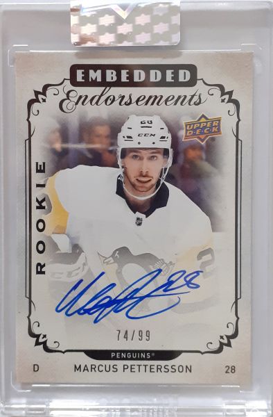 AUTO RC karta MARCUS PETTERSSON 18-19 Clear Cut Embedded Endrosements Rookie /99